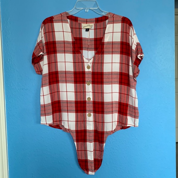Universal Thread Short Sleeve Button Up Tied Front Red and White Plaid Shirt - Picture 1 of 6